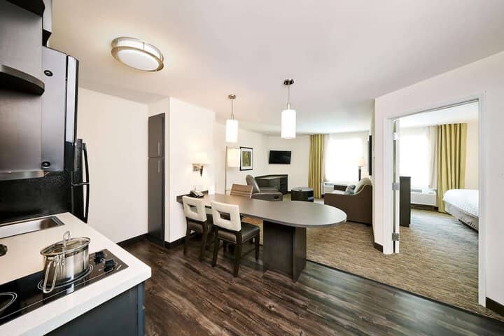 Room 4 of 25