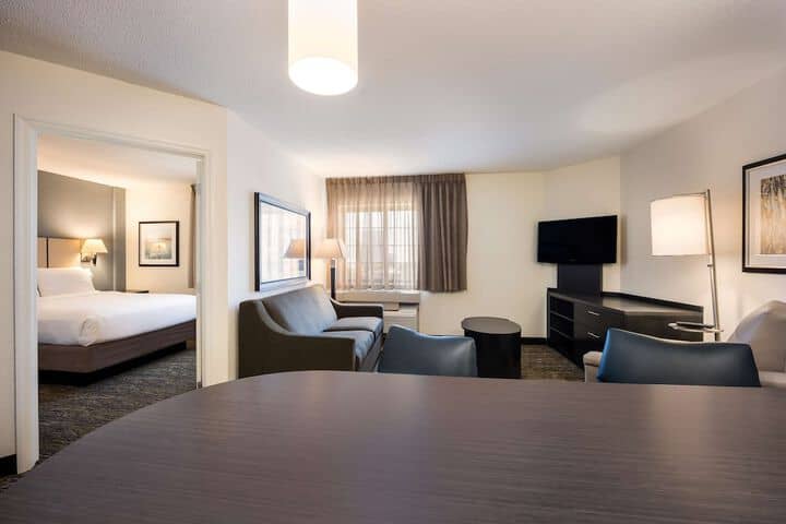 Room 7 of 25