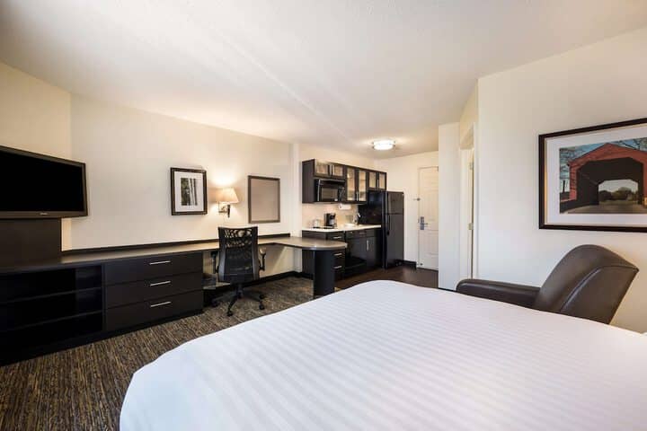 Room 5 of 25