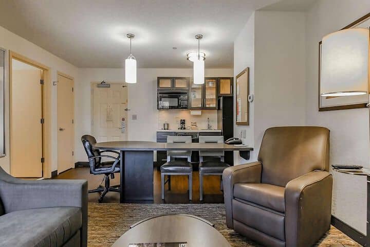 Room 3 of 25